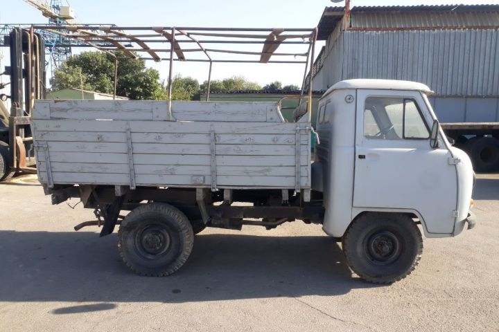 UAZ 3303